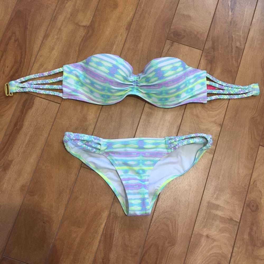 Victoria’s Secret bandeau bikini